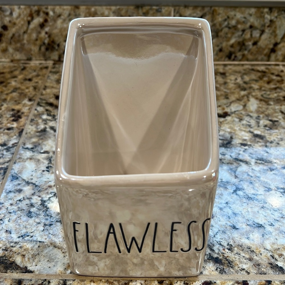 Rae Dunn 2022 iridescent flawless make up brushes container